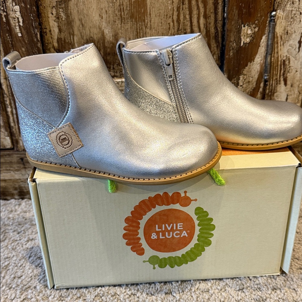 NEW! Livie & Luca Wink Silver Kids Boots 13